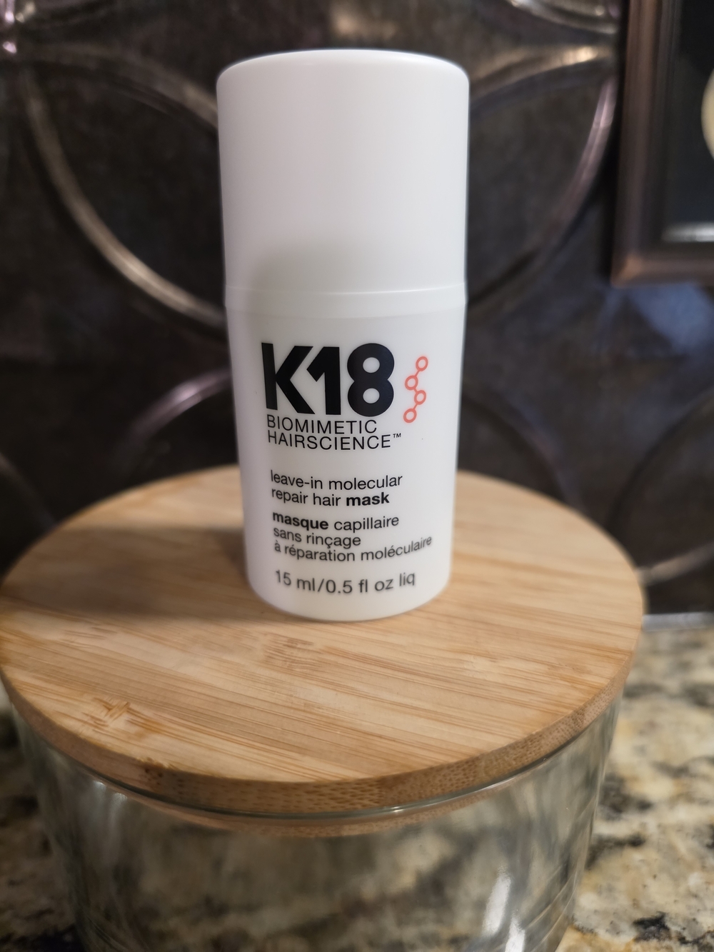 Leave-In Molecular Repair Hair Mask - White